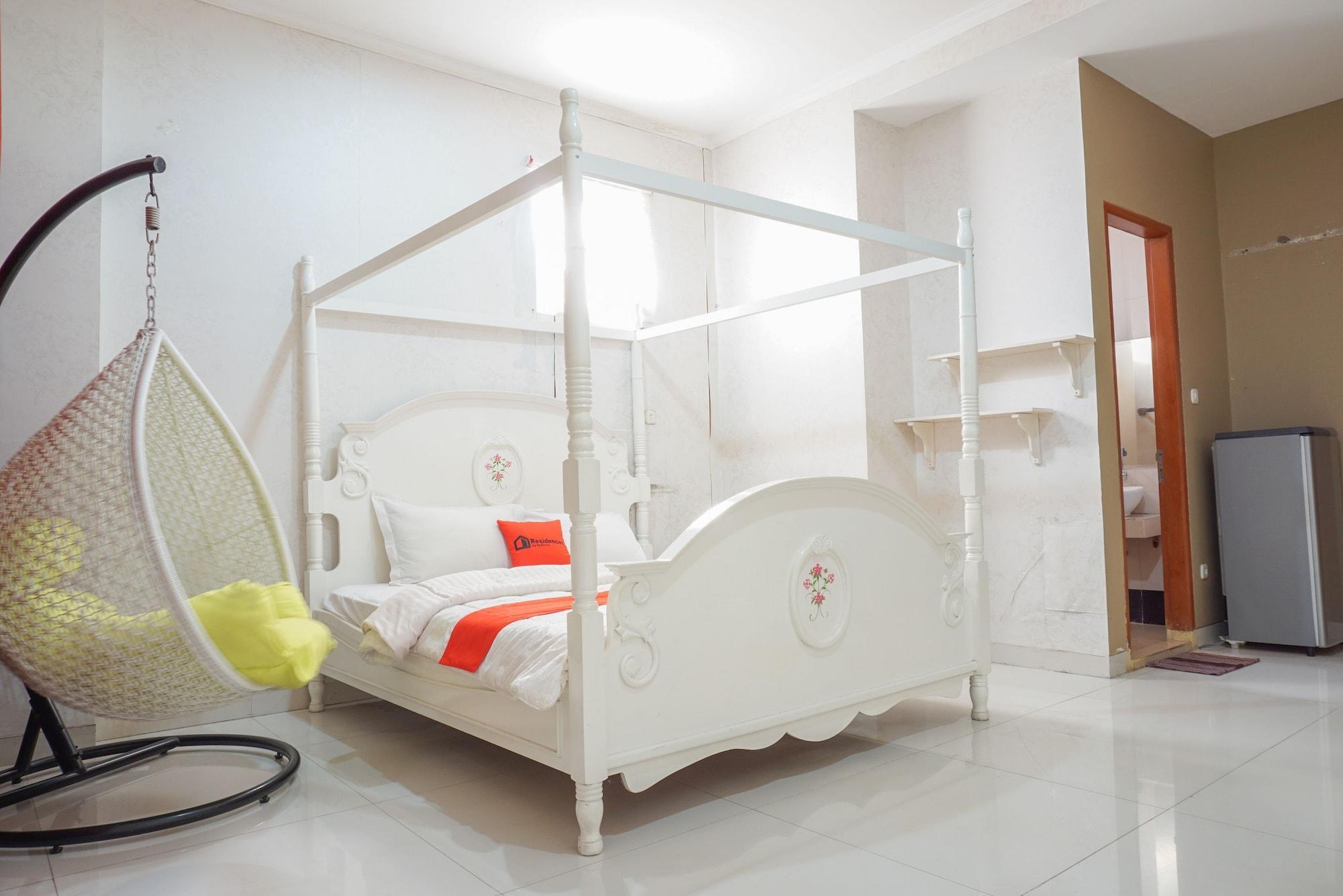 Hotel Reddoorz Near Kemang Square Yakarta Exterior foto
