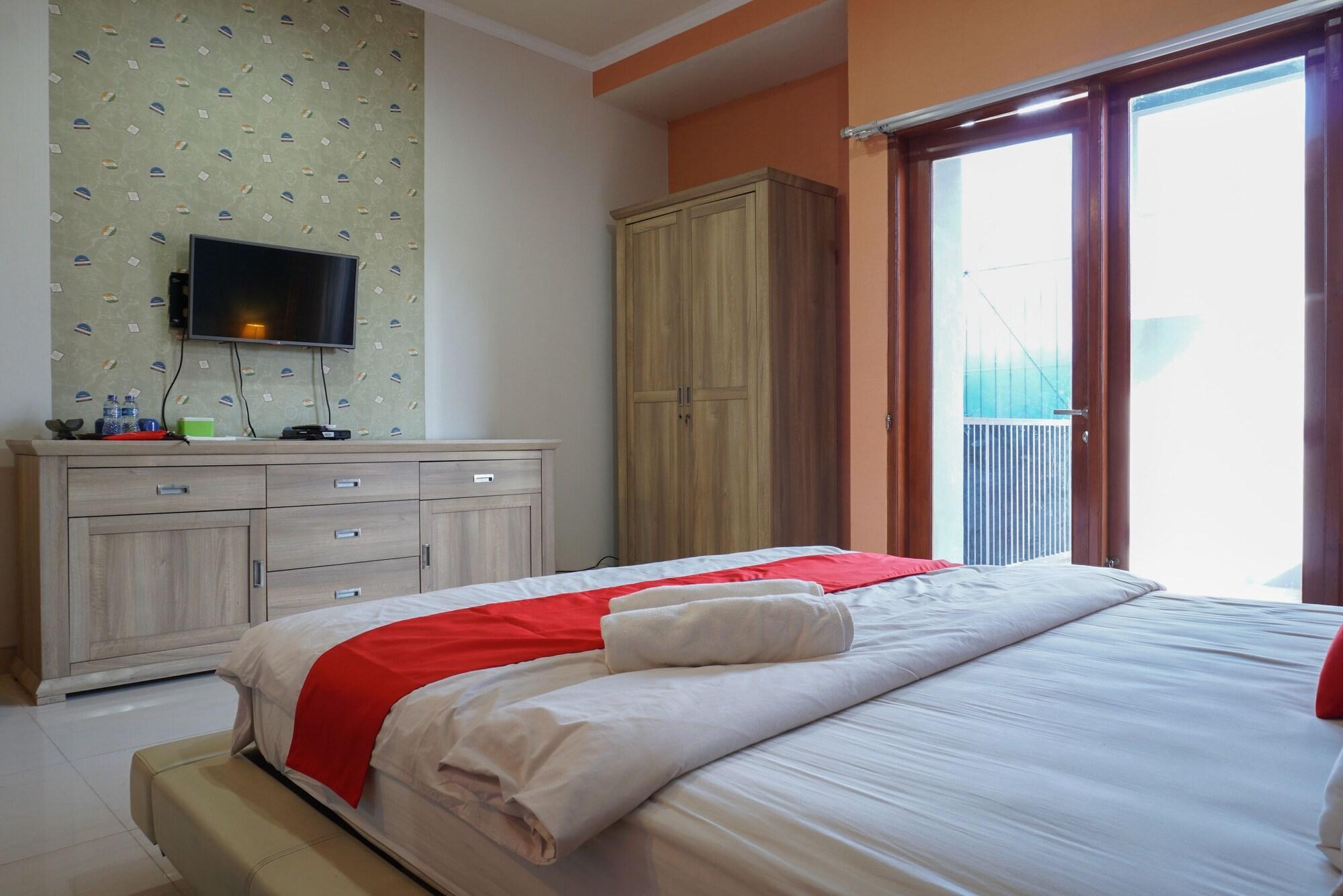 Hotel Reddoorz Near Kemang Square Yakarta Exterior foto