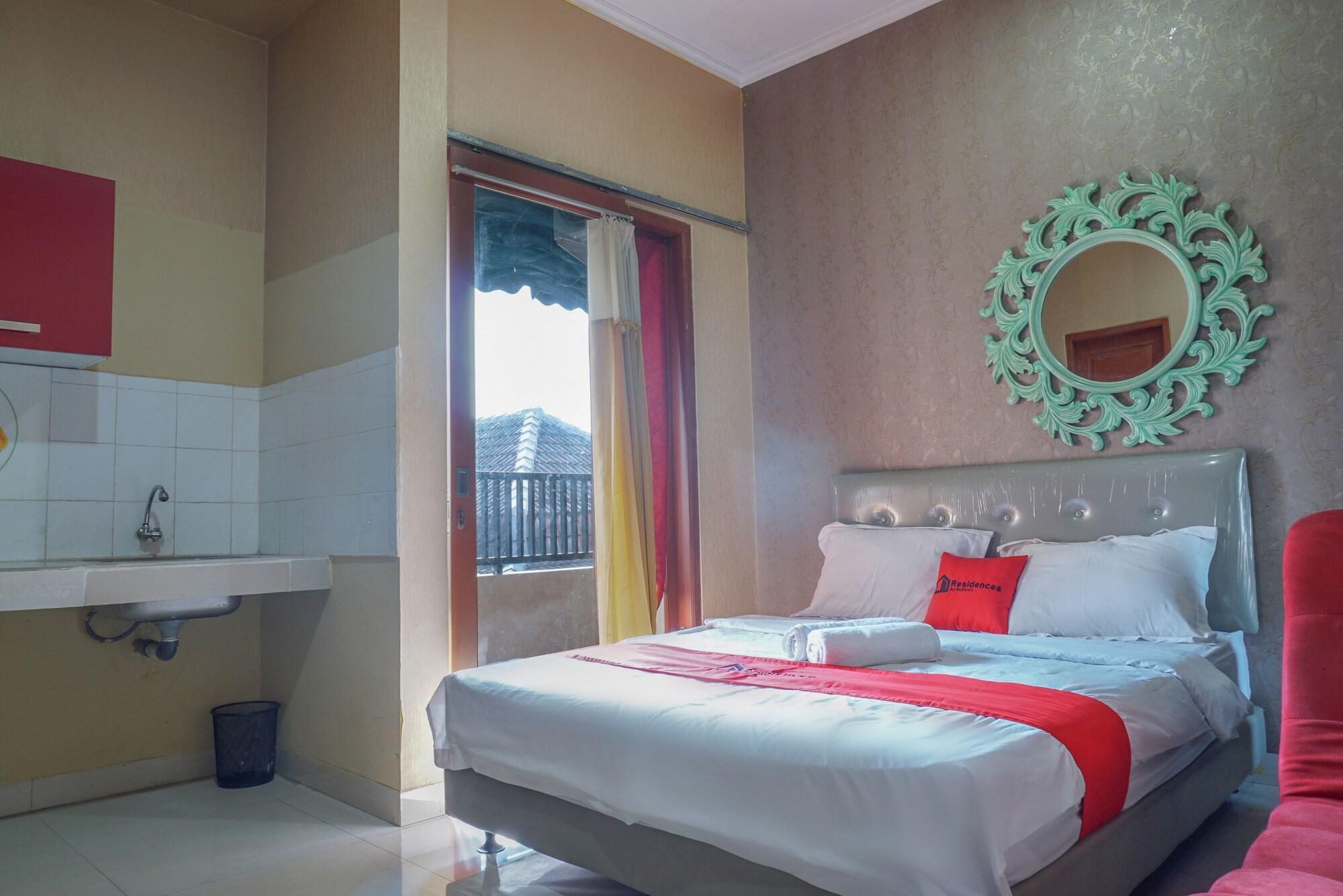 Hotel Reddoorz Near Kemang Square Yakarta Exterior foto